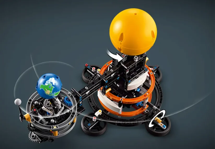 LEGO® Technic 42179 Planéta Zem a Mesiac na obežnej dráhe
